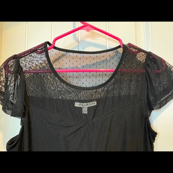 NWOT Classy black fitted top with mesh details - Picture 3 of 4